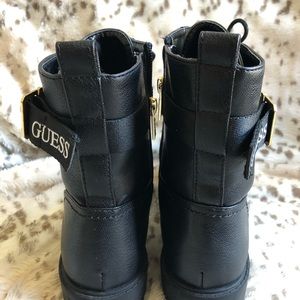 guess placing combat boots